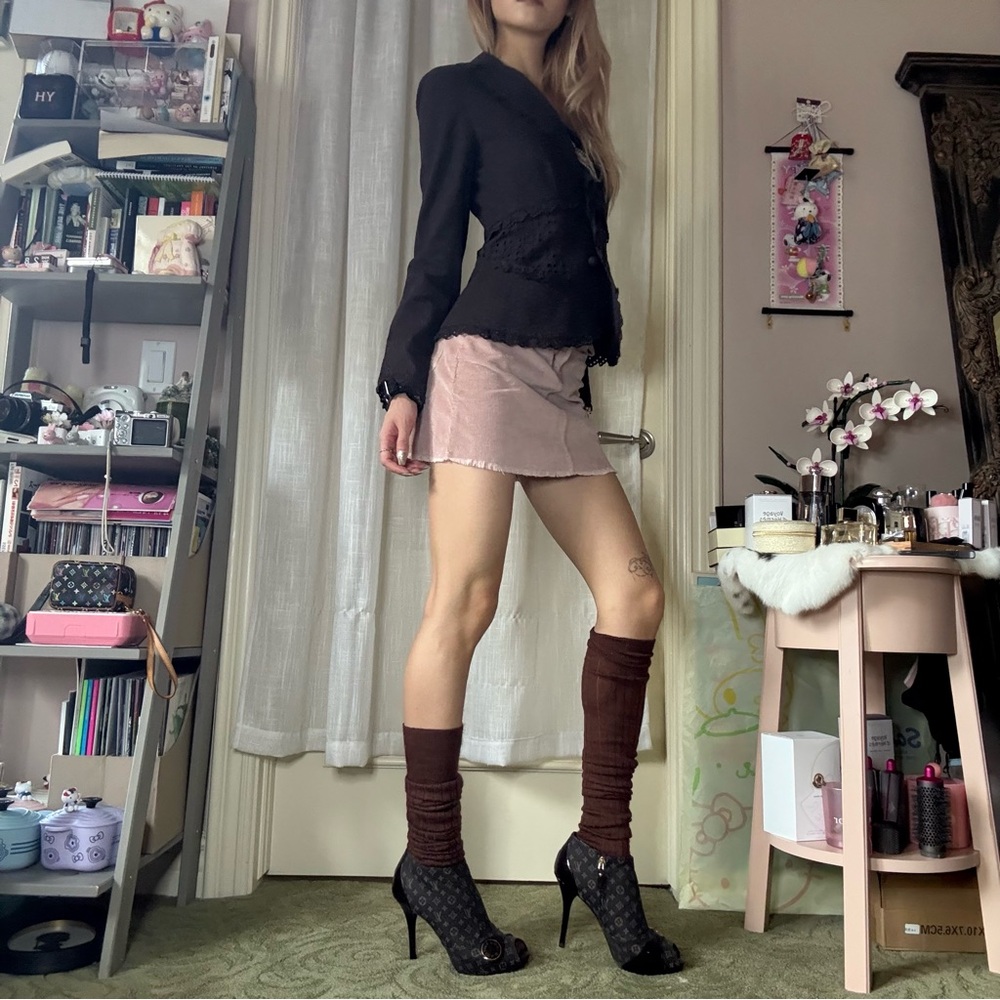 Brandy Melville light pale pink corduroy mini skirt